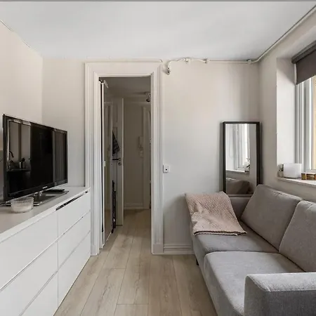 Penthouse By The Royal Park Apartment *