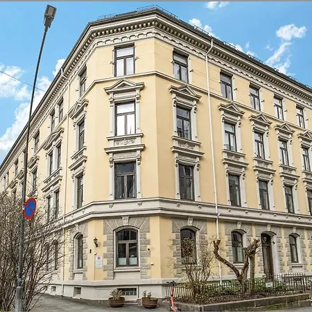 Penthouse By The Royal Park *